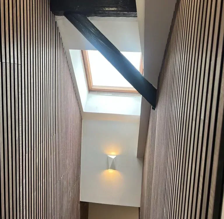 Quelles solutions pour augmenter la luminosité naturelle dans votre habitat lors d’une rénovation intérieure ?