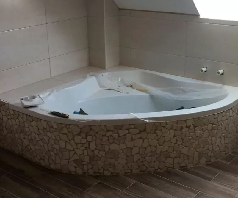 Quand et pourquoi devriez-vous remplacer vos sanitaires lors d’une rénovation intérieure clé en main ?